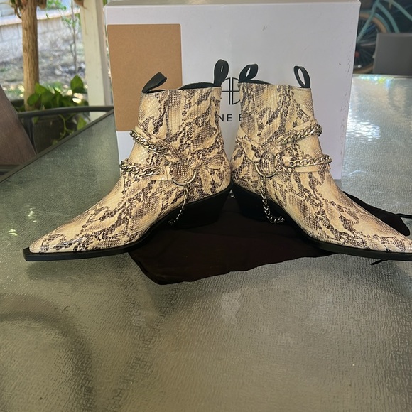 - Anine Bing Ankle Boots - Picture 8 of 12